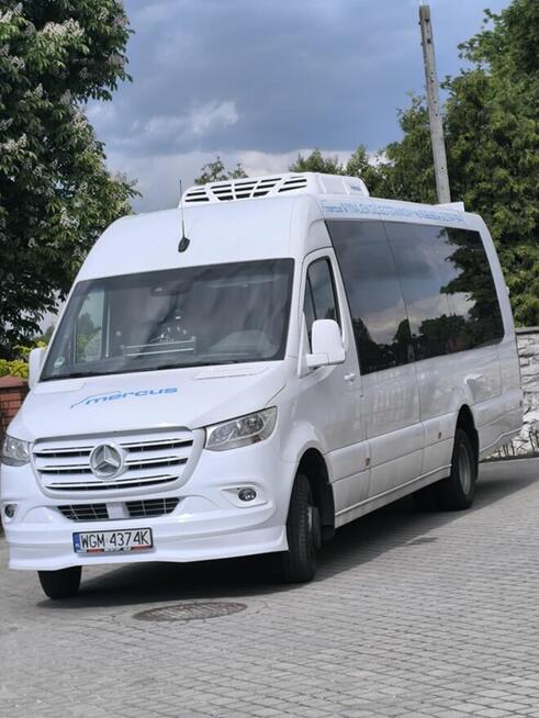 Przewozy pracownicze , przewóz osób , wynajem autobusów