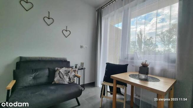 Urządzona Mikro Kawalerka z Balkonem i Ogrodem !