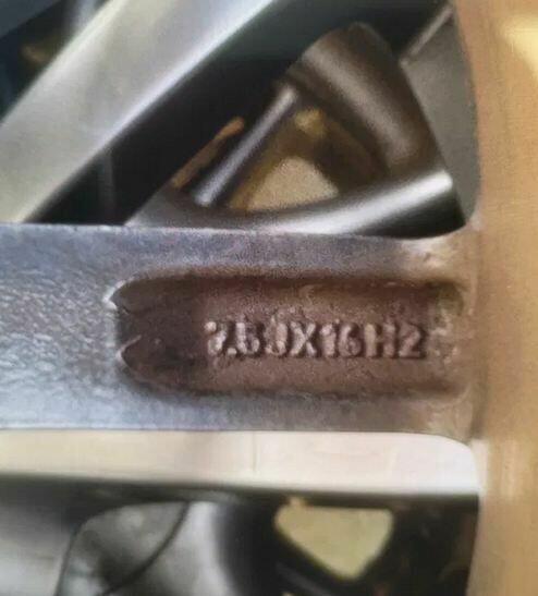 Komplet felg aluminiowych TORA + opony Fulda Carat Progresso