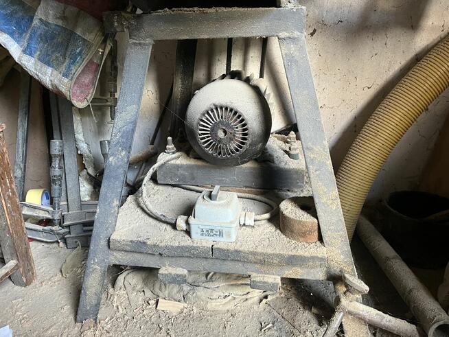 Syndyk sprzeda - wyposażenie zakładu stolarskiego - 40%