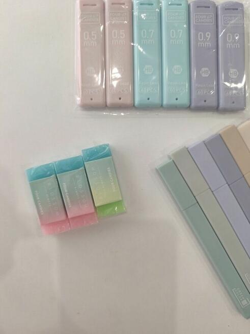 Piórnik pastelowy z wyposażeniem