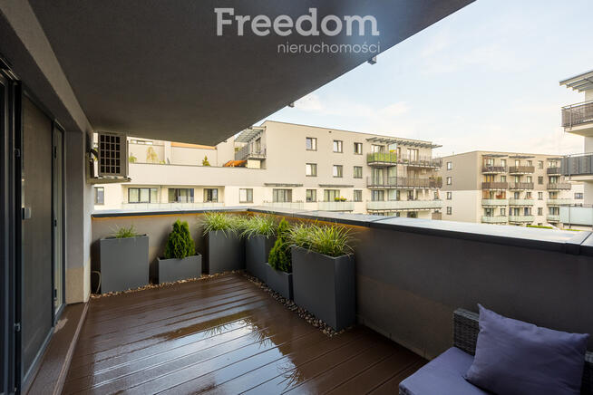 4 pokoje / 2 łazienki / pralnia / taras / loggia