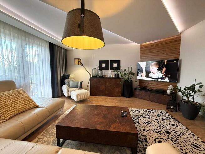 Duże mieszkanie z wyposażeniem, trzy balkony