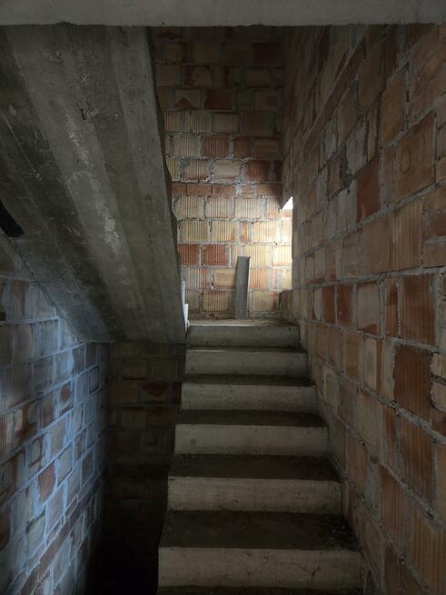 Dom Zakręt gm. Wiązowna, Ciekawa