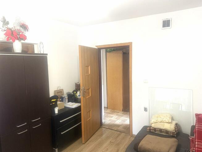 Dom Warszawa Wawer, Zbytki