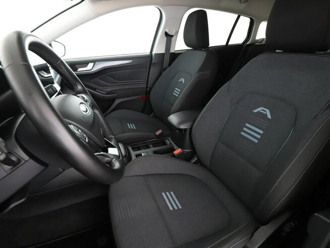 Ford Focus automat mHEV full LED virtual cocpit navi klima auto