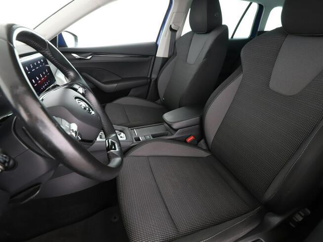 Škoda Octavia Ambition automat 150KM virtual navi PDC grzane fotele ACC LED climatro