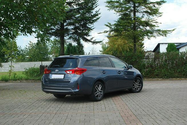 Toyota Auris 1,8 benzyna HYBRYDA.
