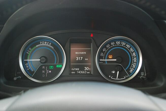 Toyota Auris 1,8 benzyna HYBRYDA.