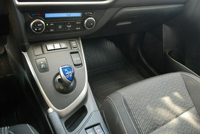 Toyota Auris 1,8 benzyna HYBRYDA.