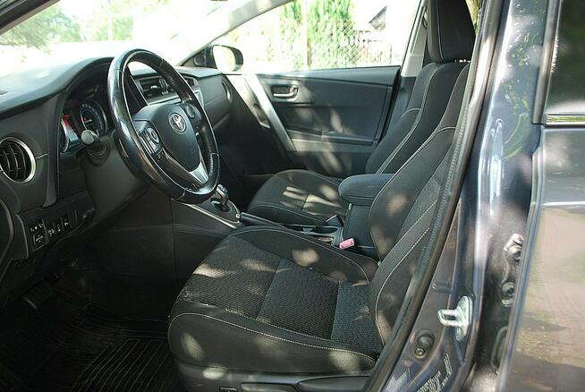Toyota Auris 1,8 benzyna HYBRYDA.