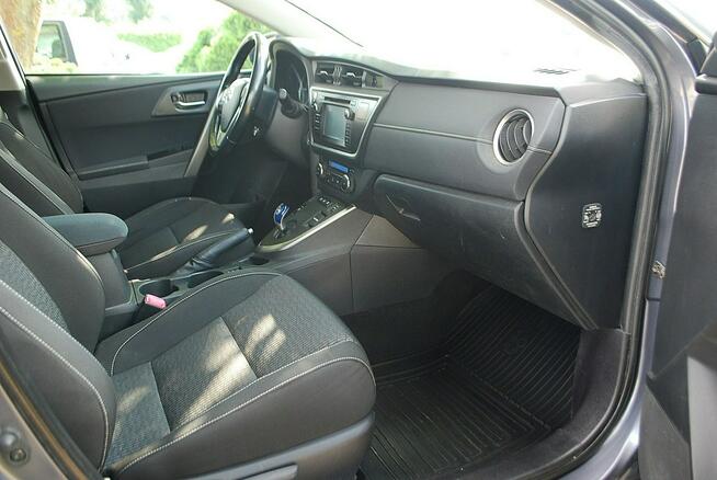 Toyota Auris 1,8 benzyna HYBRYDA.