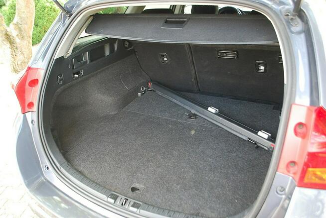 Toyota Auris 1,8 benzyna HYBRYDA.