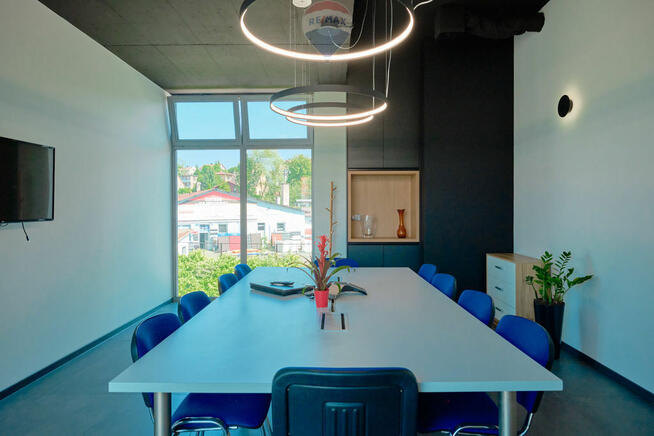 LUKSUSOWE biura, magazyn, usługi