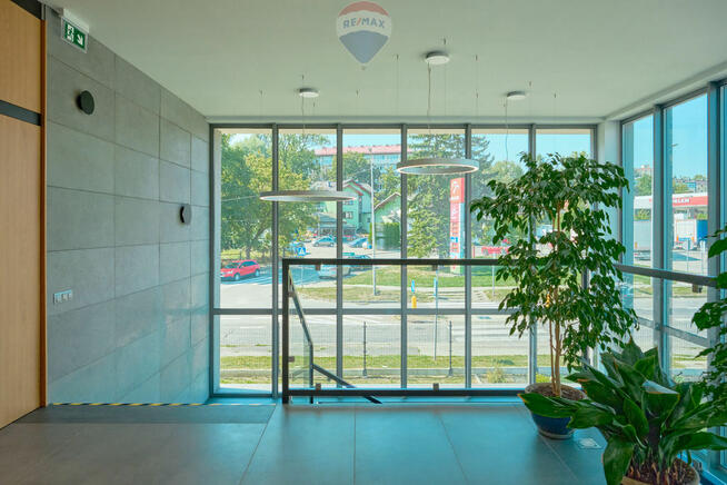 LUKSUSOWE biura, magazyn, usługi