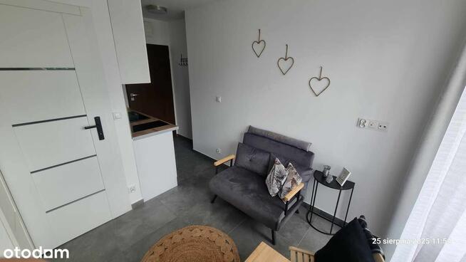 Urządzona Mikro Kawalerka z Balkonem i Ogrodem !