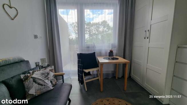 Urządzona Mikro Kawalerka z Balkonem i Ogrodem !