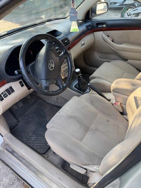 TOYOTA AVENSIS 2005 r. od syndyka