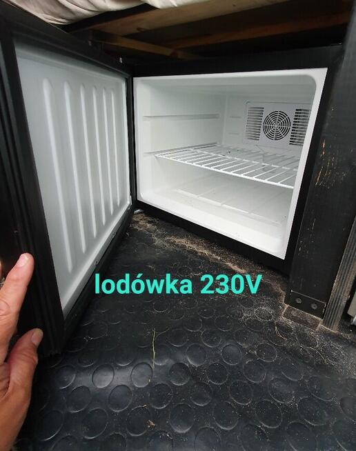 Sprzedam samochód turystyczny Peugeot Boxer 2,5 TD