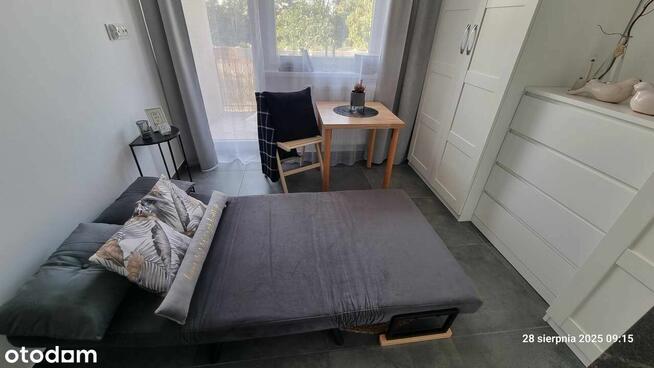 Urządzona Mikro Kawalerka z Balkonem i Ogrodem !