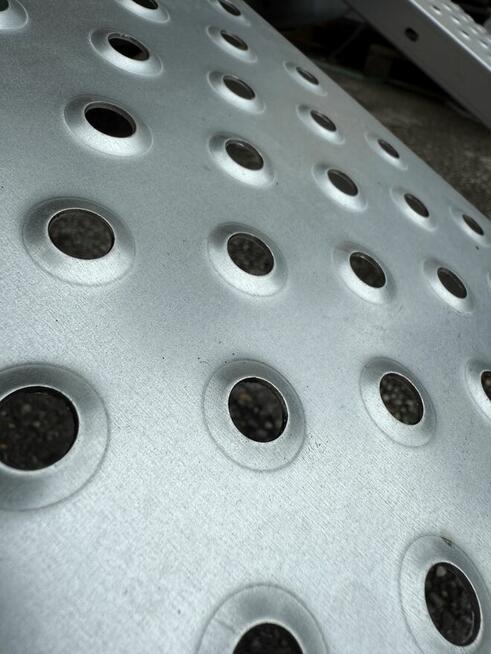 NAJAZDY RAMPY ZAŁADOWCZE 400kg 1,6m długie, ocynk