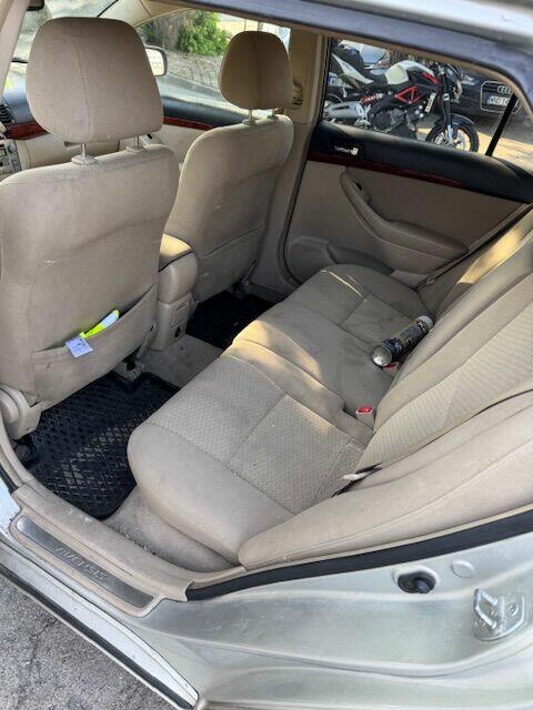 TOYOTA AVENSIS 2005 r. od syndyka