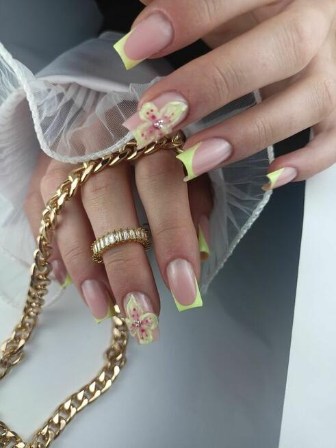 Stylizacja paznokci/paznokcie żelowe /manicure hybrydowy /fr