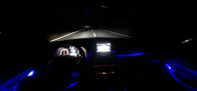 Sprzedam Mercedesa W205 w pakiecie AMG C220d o mocy 220k.