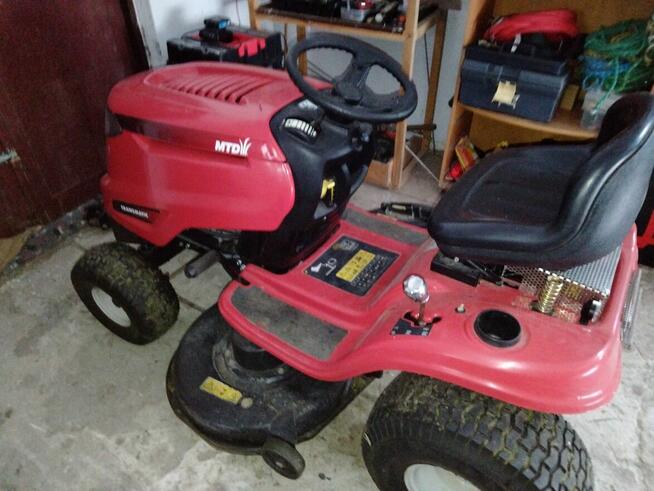 Traktor ogrodowy mtd z pługiem
