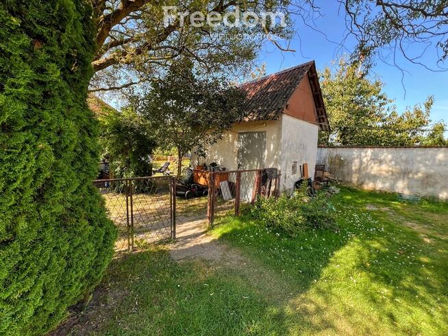 Dom do odświeżenia w spokojnej okolicy