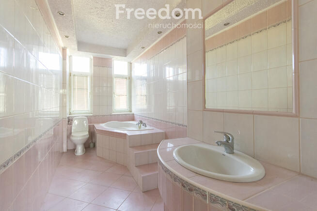 Przestronne mieszkanie obok parku w centrum