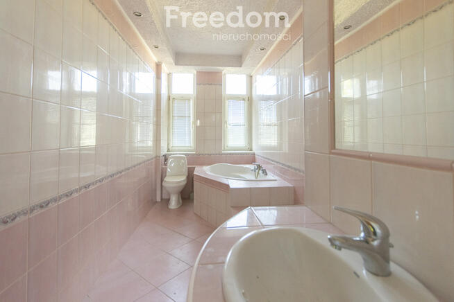 Przestronne mieszkanie obok parku w centrum