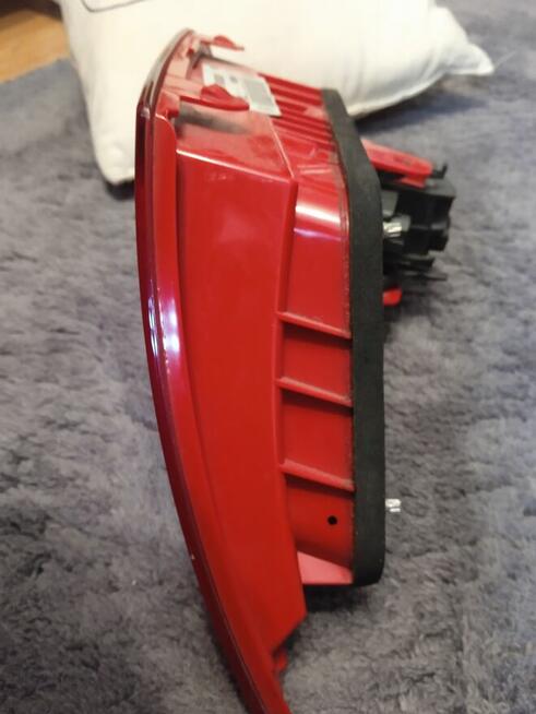 Lampa prawy tył klapa sat leon