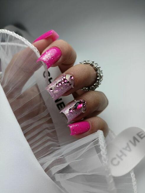 Stylizacja paznokci/paznokcie żelowe /manicure hybrydowy /fr