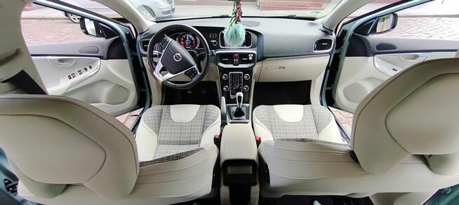 Volvo V40Lift, Garażowany Tapicerka Dwukolorowa Harman Kardon