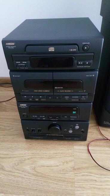 Radio z dwoma oddzielnym głośnikami Samsung