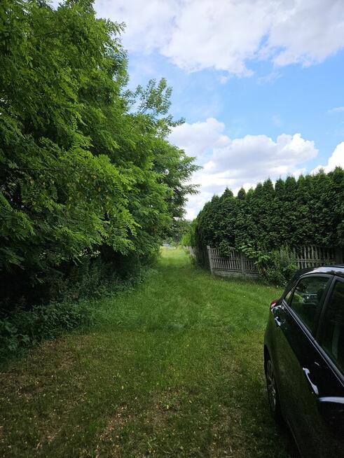 Działka budowlana 1798 m² + domek gospodarczy 37 m²