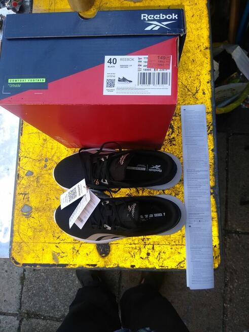 Nowe buty sportowe Reebok Energen Lux, czarne, 100 zł.