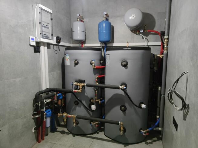 Pompa ciepła Daikin EDLA zasobnik CWU 200l. Montaż