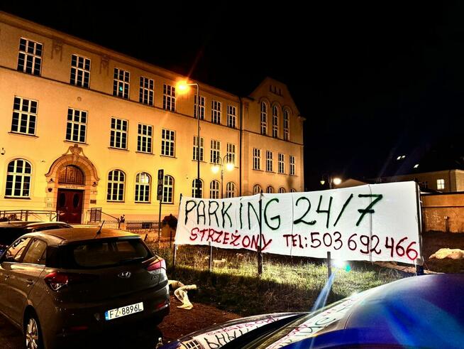 Parking strzeżony 24/7 centrum