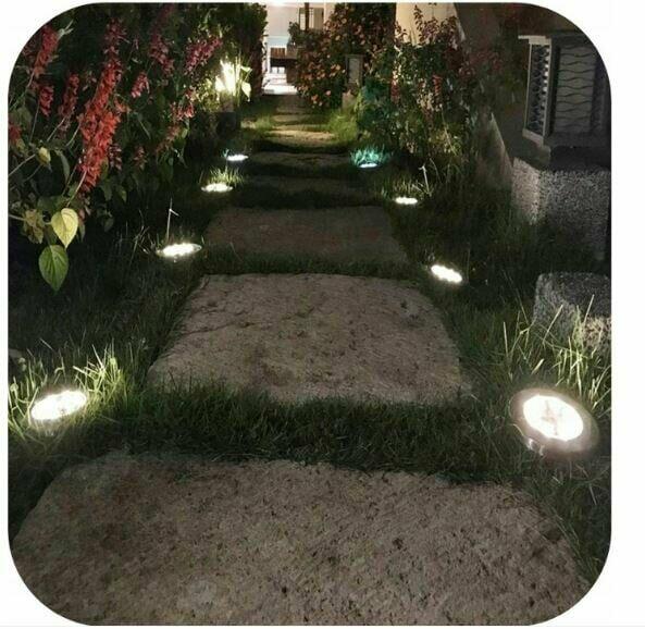 Lampy solarne najazdowe