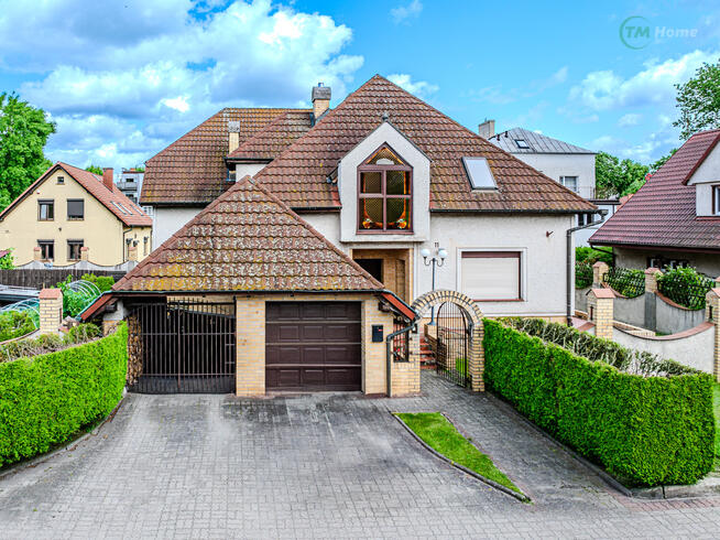 Białogard duży dom plus działka handlowo-usługowa.