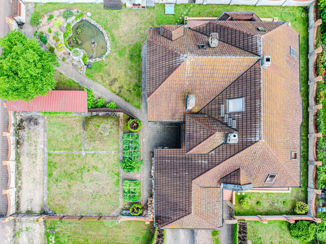 Białogard duży dom plus działka handlowo-usługowa.