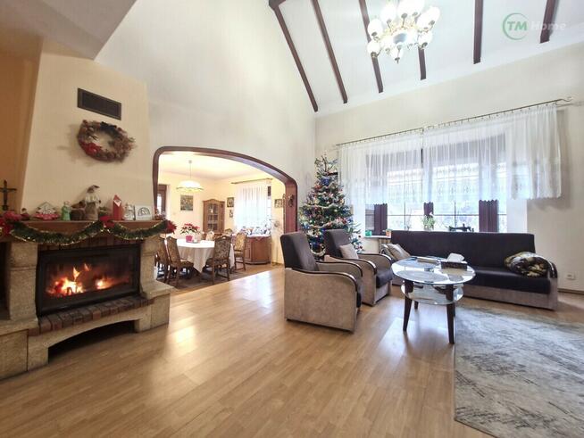 Białogard duży dom plus działka handlowo-usługowa.