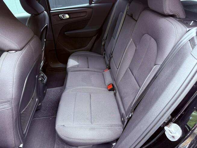 Volvo XC 40 Black-Line. Virtual kokpit. Full led . Zasięg 400Kl.