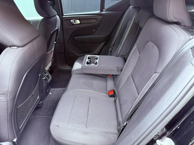 Volvo XC 40 Black-Line. Virtual kokpit. Full led . Zasięg 400Kl.