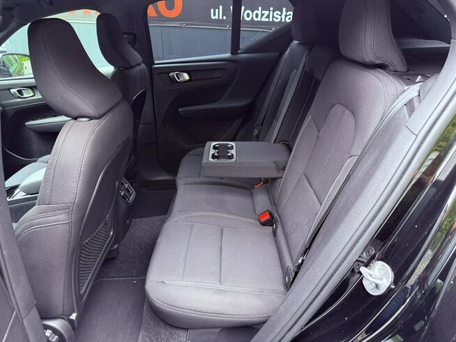 Volvo XC 40 Black-Line. Virtual kokpit. Full led . Zasięg 400Kl.