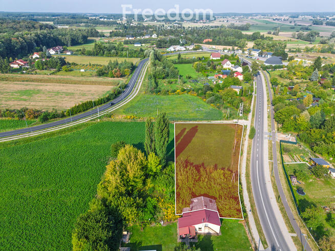 Duża działka budowlana w doskonałej lokalizacji!!