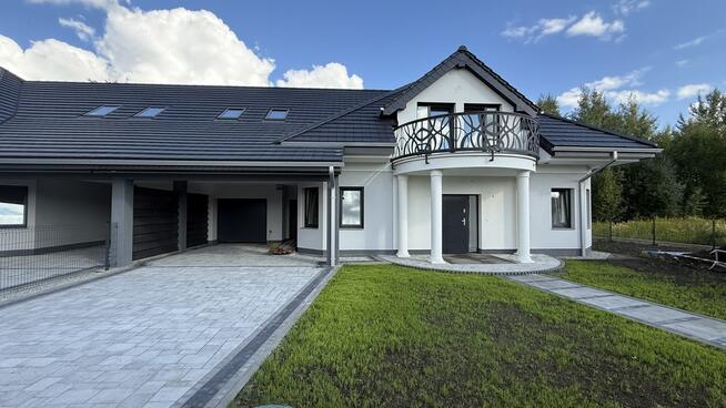 Dom premium z ogrodem i basenem.