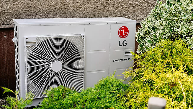 Pompa ciepła Daikin ERGA split szafa hydrauliczna All-In-One